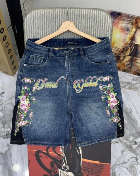 Shorts denim à motifs cool