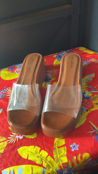 Sandales compensées en cuir