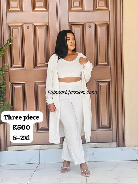 Set of beautiful women's clothing (top and bottom)