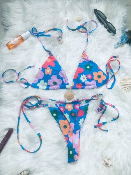 Bikini fleurs vives