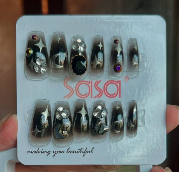 Saasa Beautiful Nails