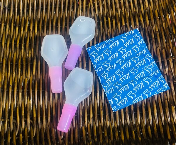 3 préservatifs + 3 lubrifiants