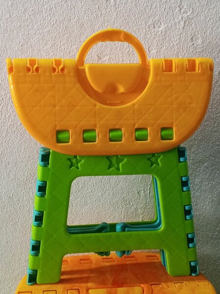 Tabouret pliant coloré