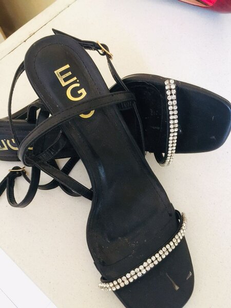 Black heels size 40