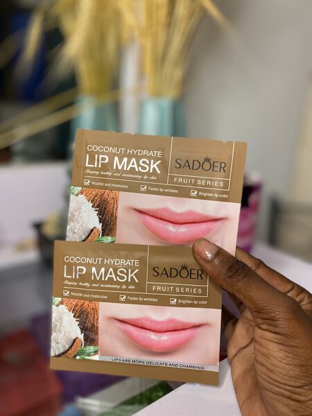 Lip mask