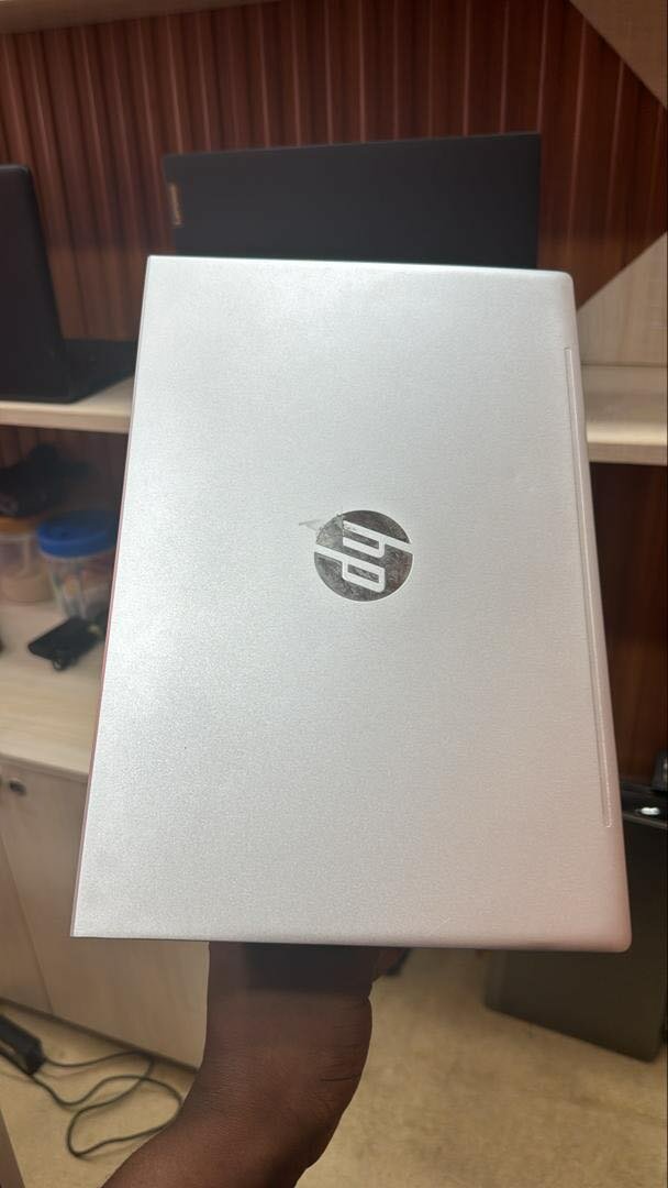 Hp corei5 12giga 512ssd 11Genertion 13pouce