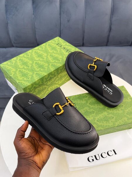 Mules en cuir élégantes