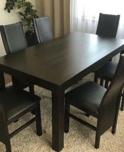 Table à manger en bois noir avec chaises