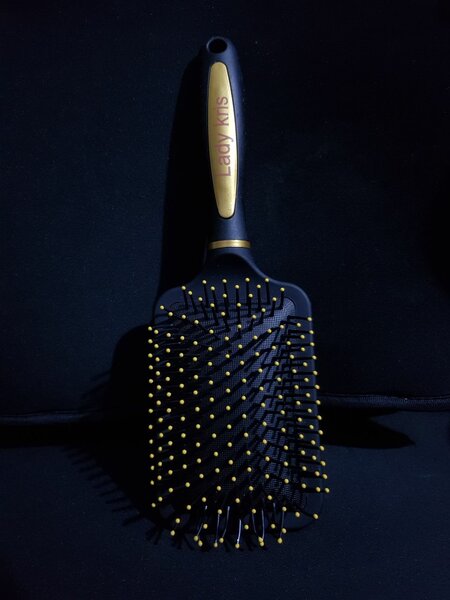 Lot de 34 brosses à cheveux