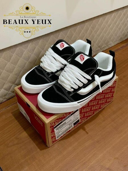 VANS KNU SKOOL