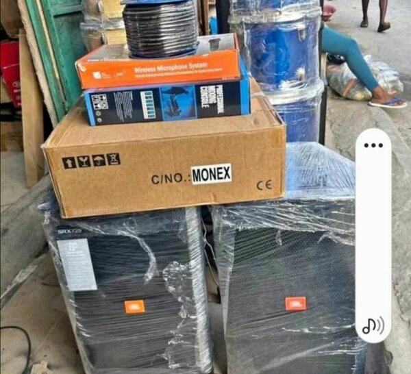 Enceintes JBL professionnelles