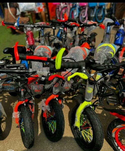 Vélos pour enfants colorés