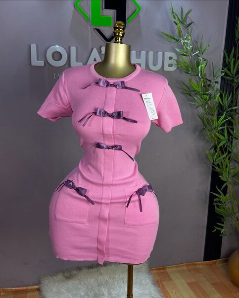 Robe élégante rose