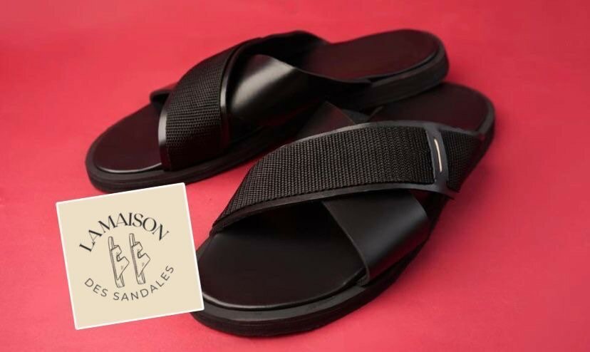 Sandales en cuir noir élégantes