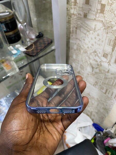 Coque Translucide iPhone MagSafe