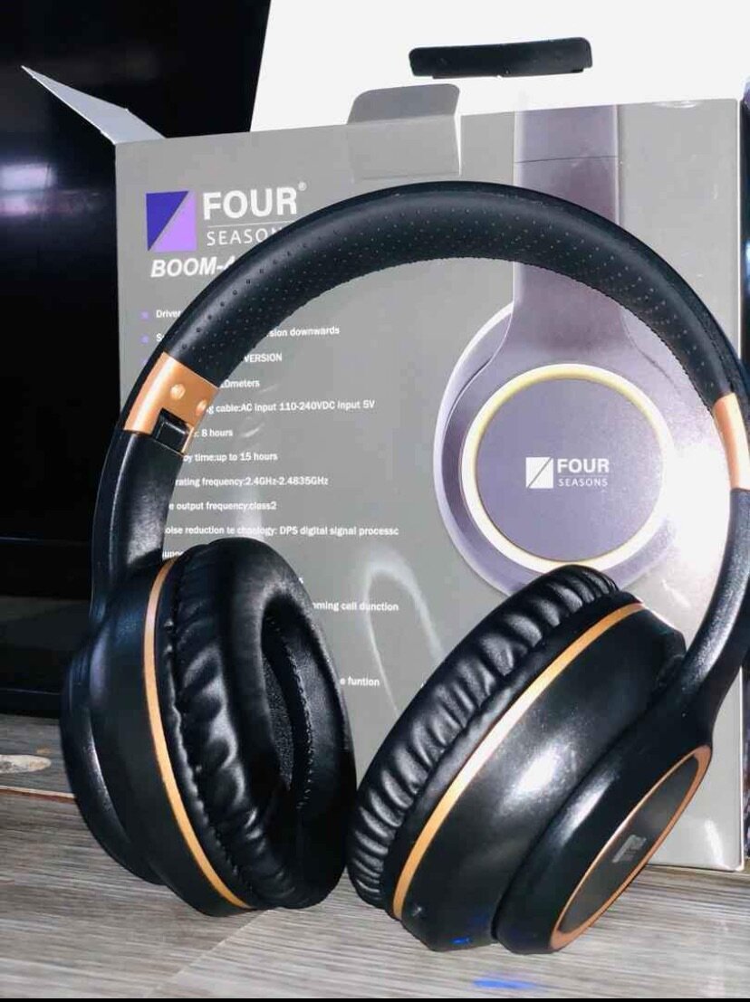 Boom-4 headphones