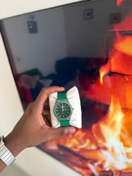 Montre élégante verte