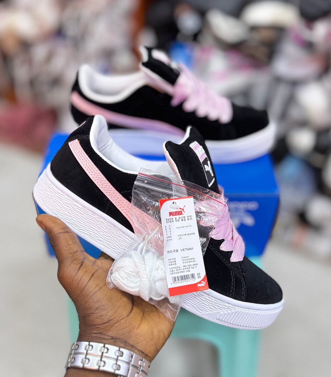 Chaussures Puma Suede noir et rose