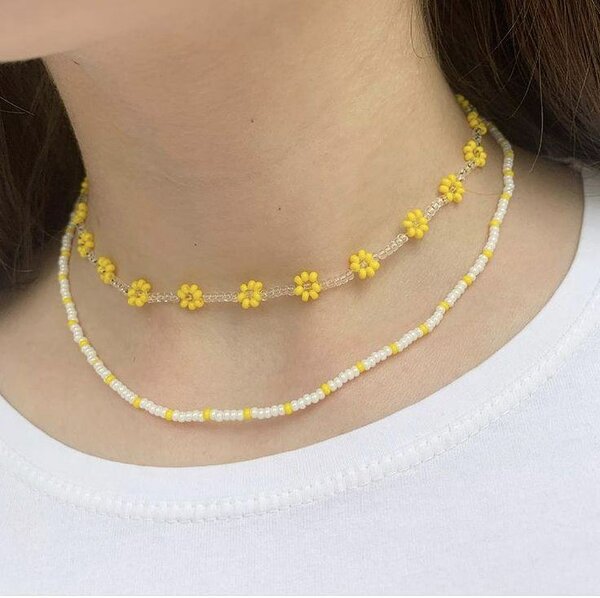 Collier bohème fleurs jaunes