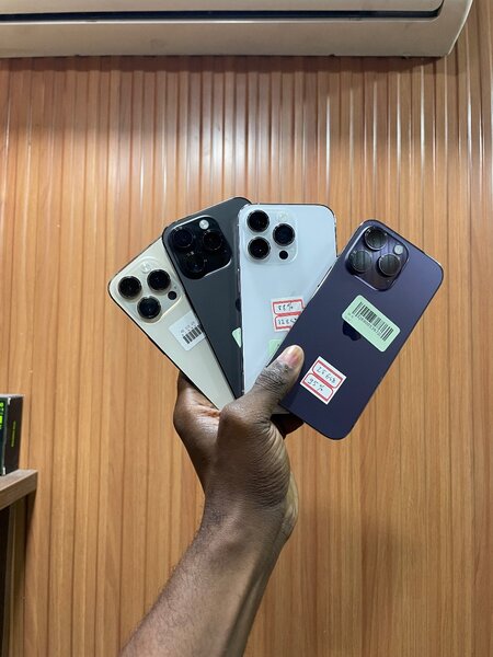 IPHONE 14 PRO 256Go QUASI NEUF