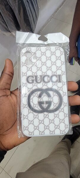 Having both iPhone and Samsung