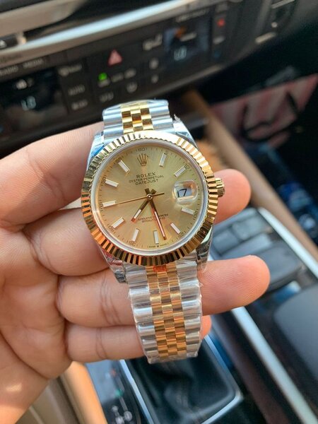 Montre Rolex (avec coffret)