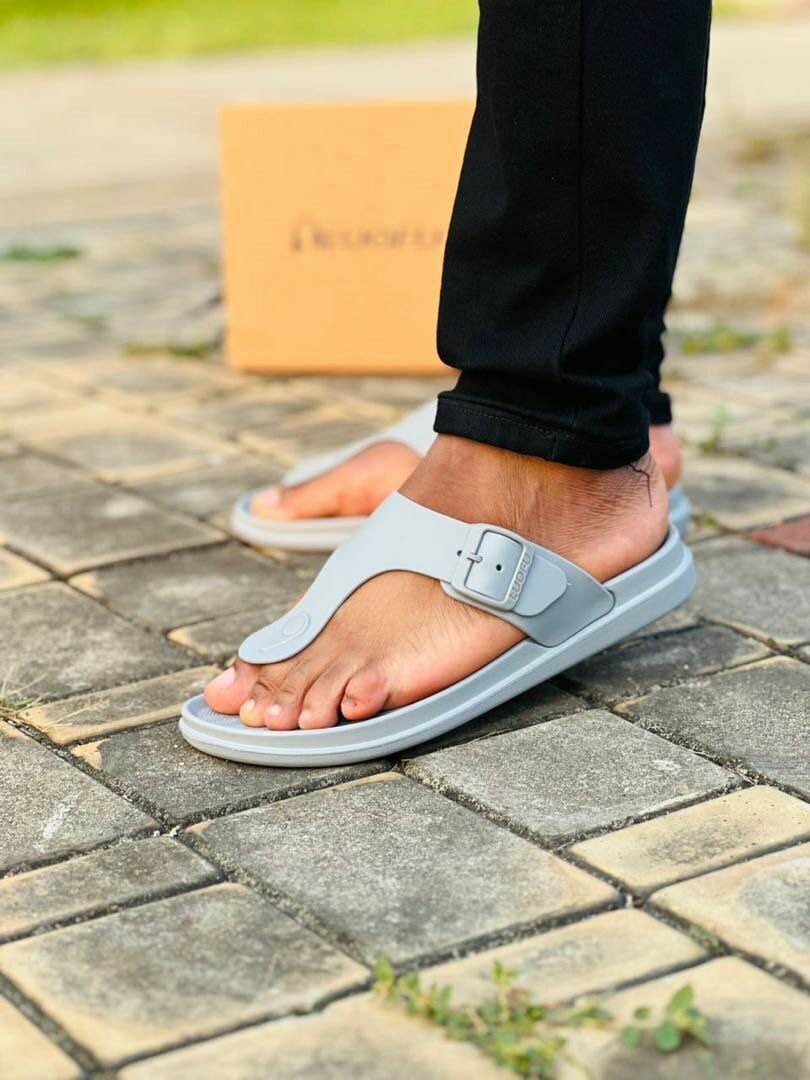 Tongs confortables pour hommes