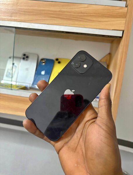 iPhone 12 Noir 64GB