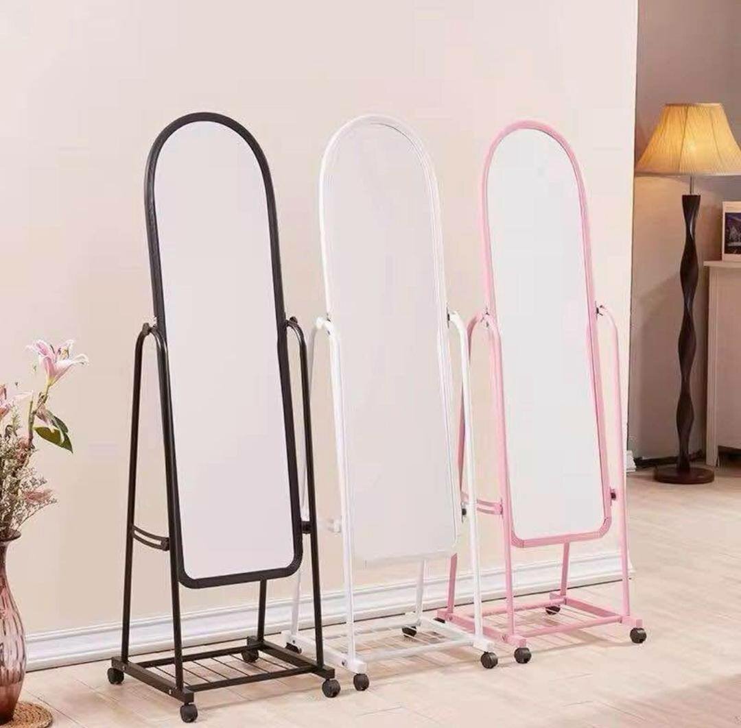 Miroirs sur pied élégants