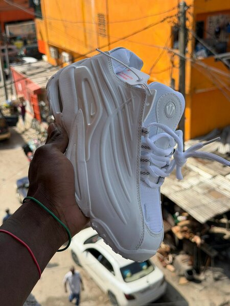 Baskets blanches modernes