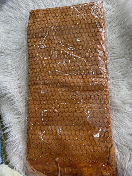 Tissu Brodé Pailleté