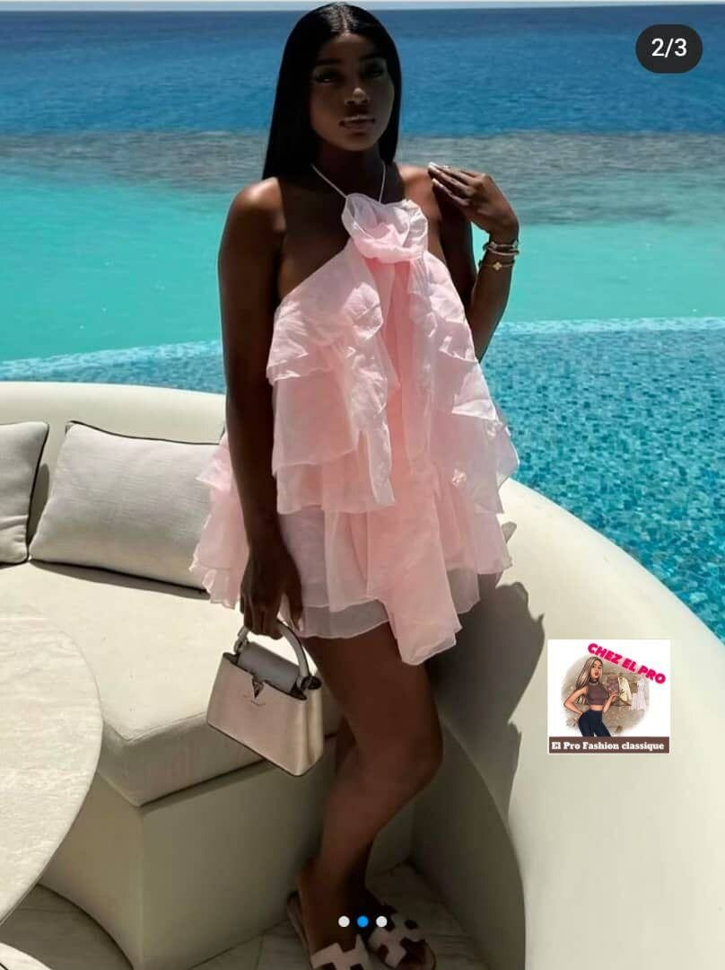 Robe rose à volants pour femmes