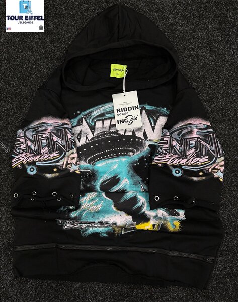 Sweat à Capuche Graphique