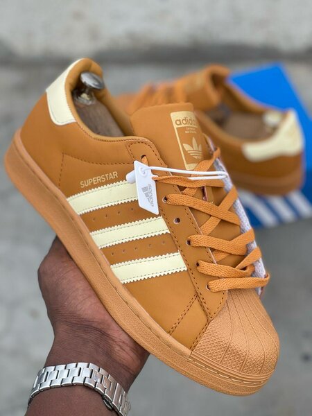 Adidas superstar