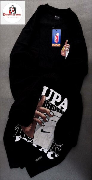 T-shirt noir imprimé moderne