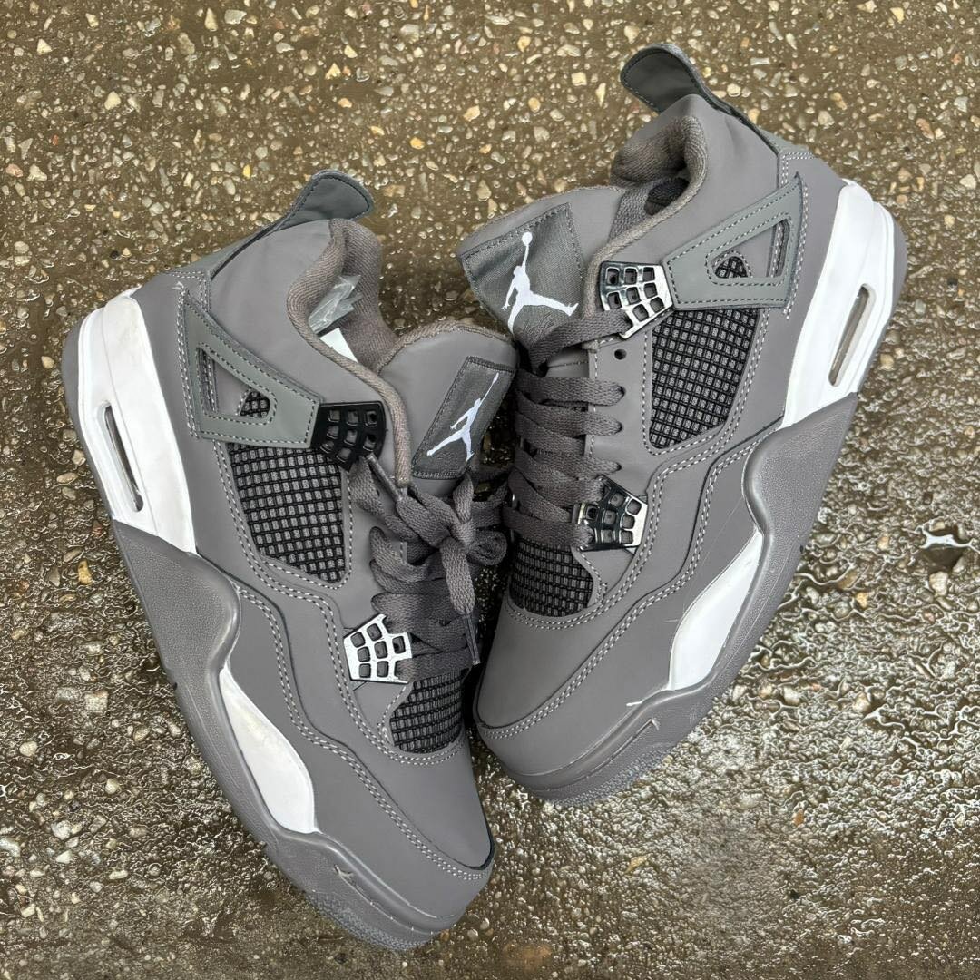 Air Jordan 4