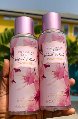 Perfume mist Victoria's Secret  Velvet petals cashmere