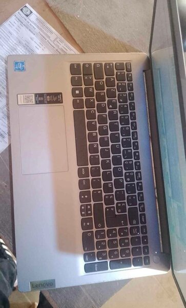 Ordinateur portable Lenovo