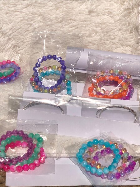 Bracelets colorés en perles