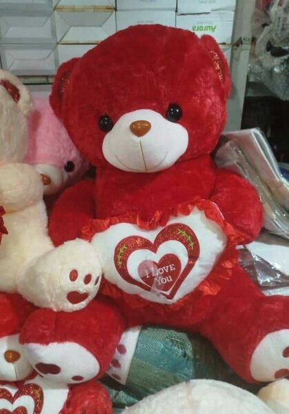 Ours en peluche avec coeur 'I love you'