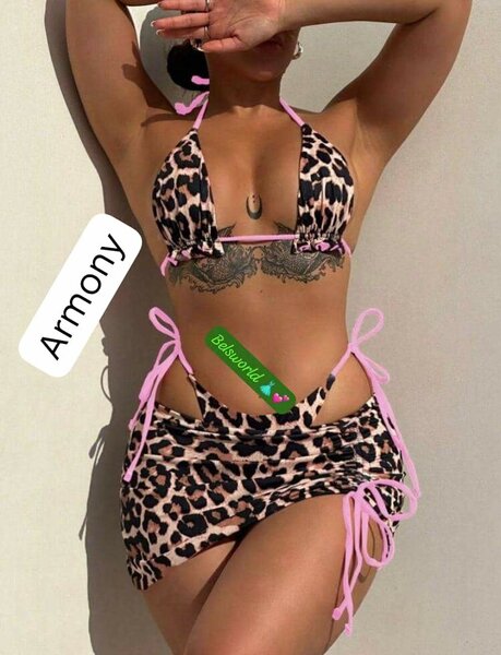 Bikini léopard avec jupe