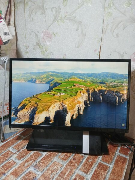 Écran LED 24 pouces HD