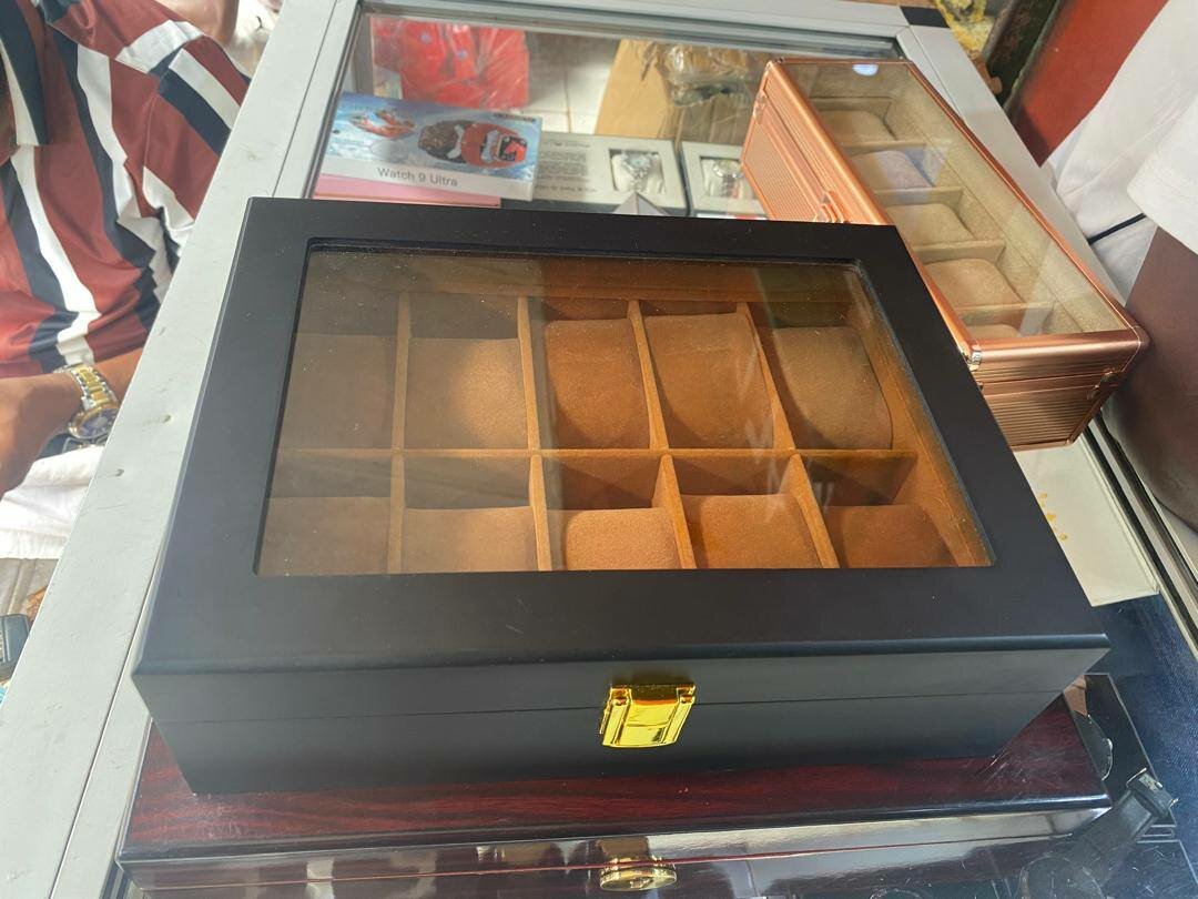 Boîte de rangement pour montres