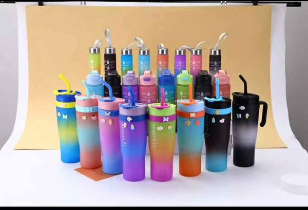 Bouteille d'eau isotherme colorée