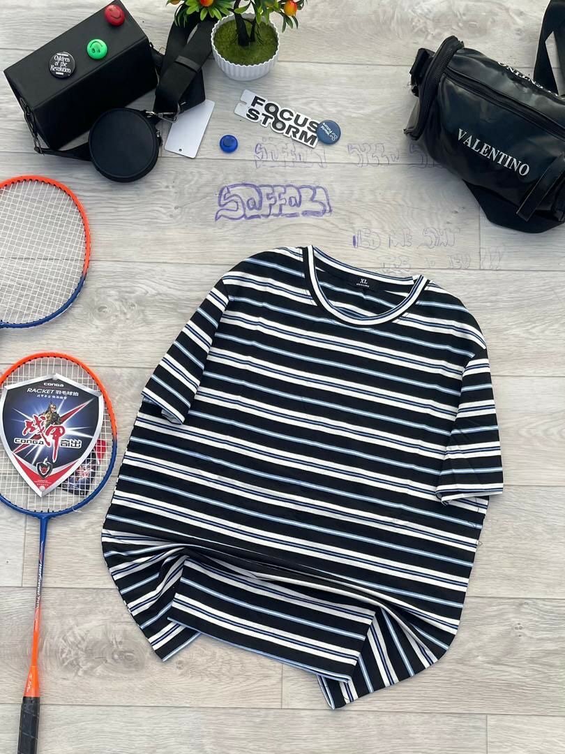 T-shirt rayé léger et stylé