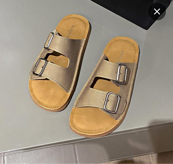 Sandales en cuir avec boucles