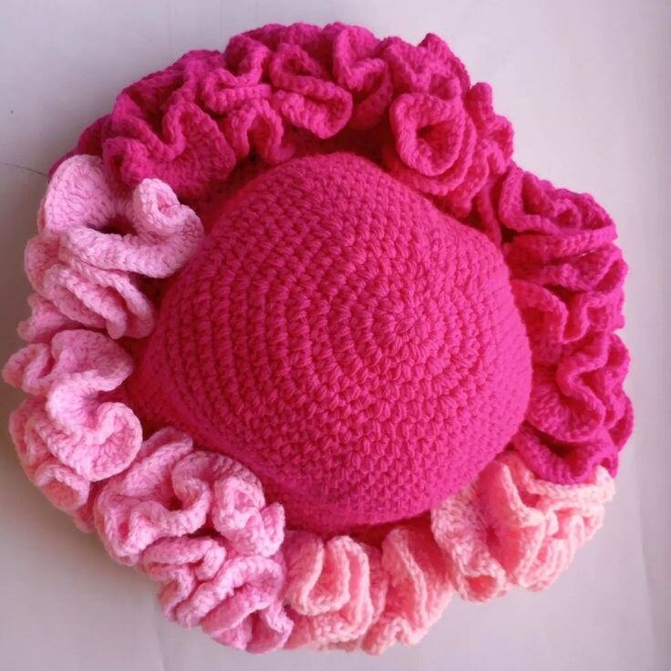 Chapeau en crochet coloré