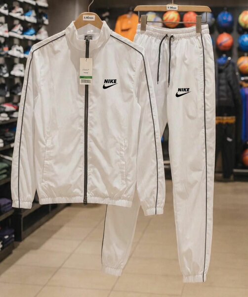 Ensemble de survêtement sportif