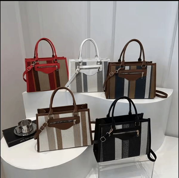 Sac à main en cuir rayé élégan