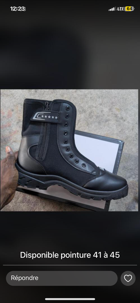 Bottes noires en cuir